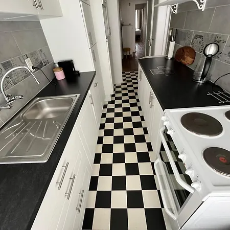 Apartamento Spacious 2 Bedroom App In The Center With Balcony *